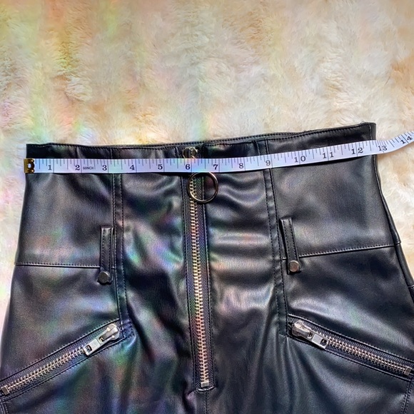 High Waisted Faux Leather Zip Up Skirt Size Small - Picture 16 of 17
